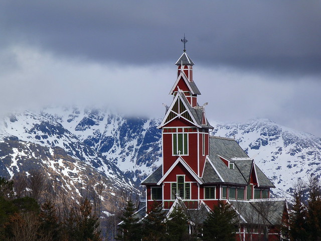 Iglesia de Buksnes en Islas Lofoten (Noruega)