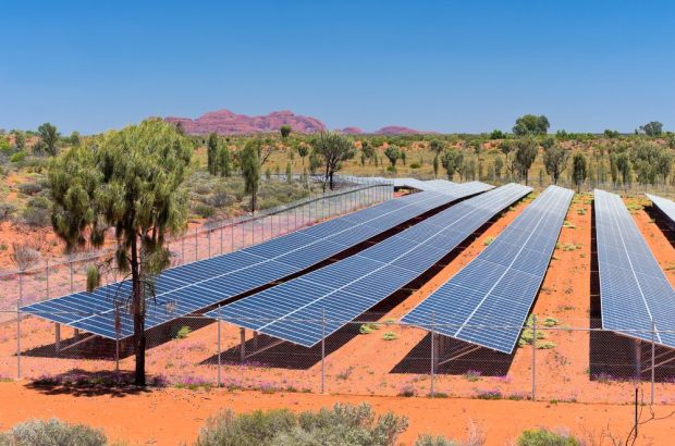 Australia añade un megaproyecto solar al mes