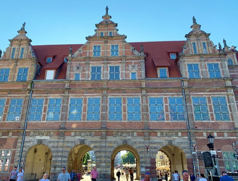 La "Casa Verde" es uno de los edificios más representativos de la Plaza del Mercado de Gdansk