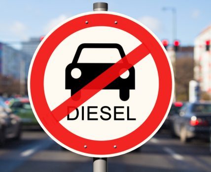 Dinamarca pide que una legislación europea para prohibir vehículos diésel y gasolina para 2030