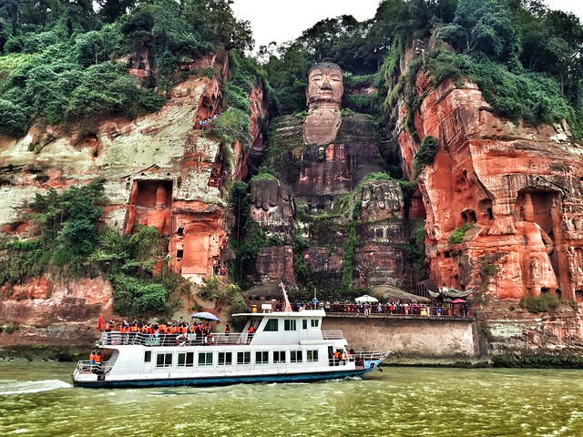 Buda de Leshan a desde el barco (Sichuan, China)