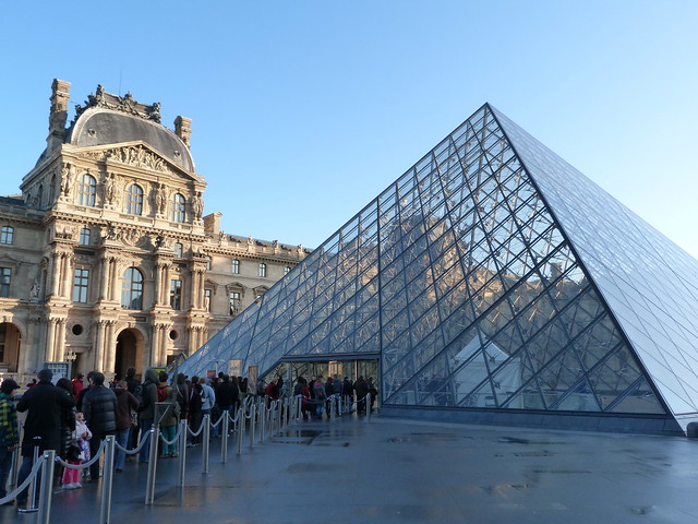 Museo del Louvre en París (Francia)
