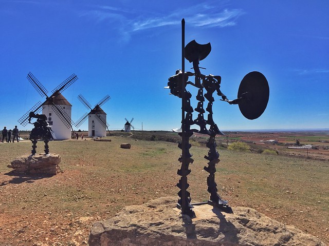 Estatua de Don Quijote en la Sierra de los molinos de Mota del Cuervo
