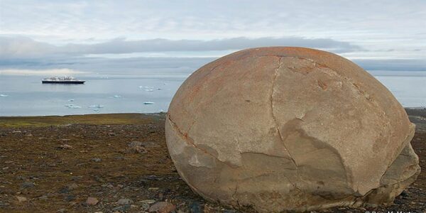 El ‘misterio’ de las bolas gigantes de piedra en la isla Champ
