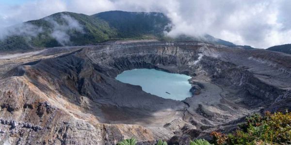 Visitar el Volcán Poas, un volcán activo en Costa Rica