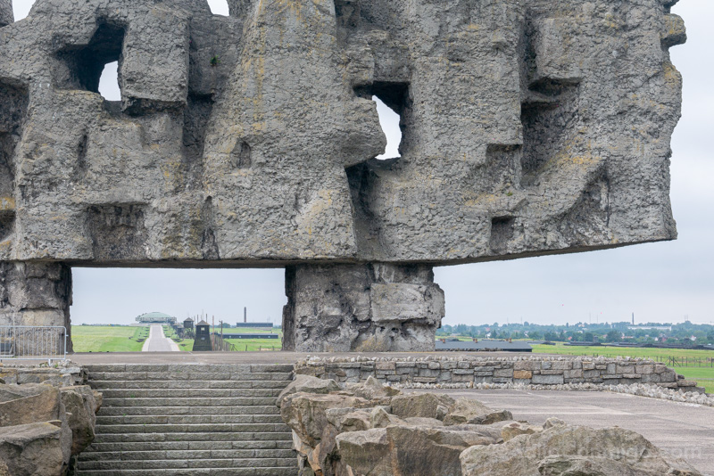 Campo de Concentracion de Majdanek Monumento Puerta Cupula