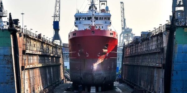 Salar Ataie Bandari - Industria de la construcción naval enfrenta un gran reto en Europa - FOTO