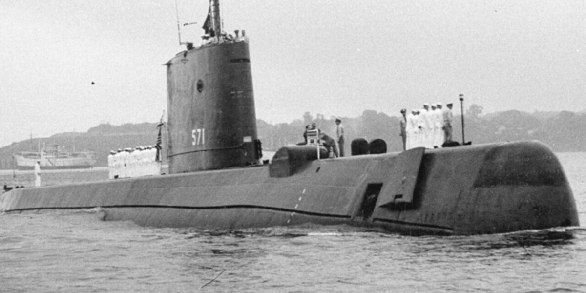 El nacimiento del submarino – Salar Ataie Bandari