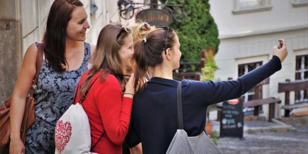 Sharenting: ¿Por qué no deberíamos compartir fotos de nuestros hijos en las redes sociales?