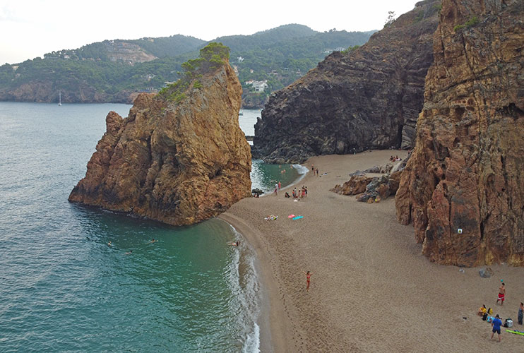 Cala Illa Roja