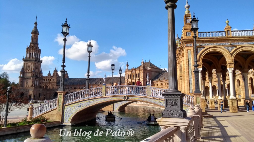 La famosa plaza de España en Sevilla