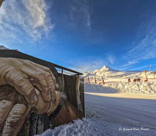 Street Art con vistas al Arlas - La Pierre St. Martin, por El Guisante Verde Project