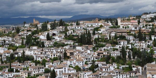 Eco Turismo: 12 restaurantes donde comer barato en Granada