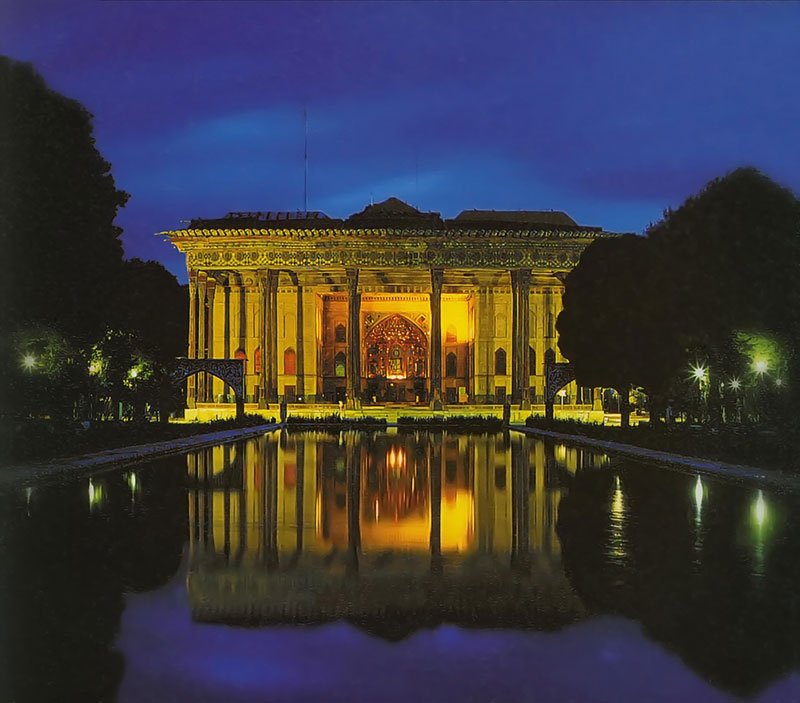Salar-Ataie-Bandari-Isfahan-la-ciudad-más-bella-del-mundo