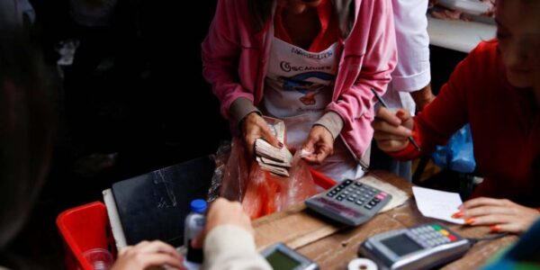 La inflación en Venezuela bajó 19,2 puntos en febrero