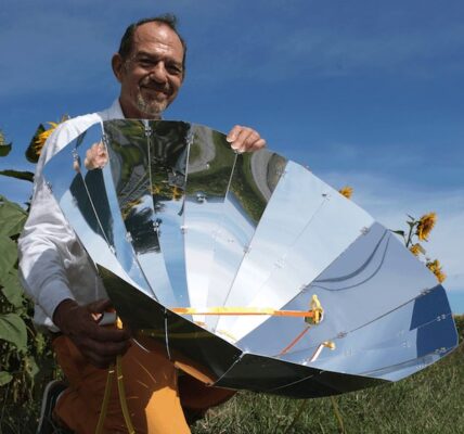 la cocina solar plegable parabólica especialmente fabricada para un uso diario intensivo