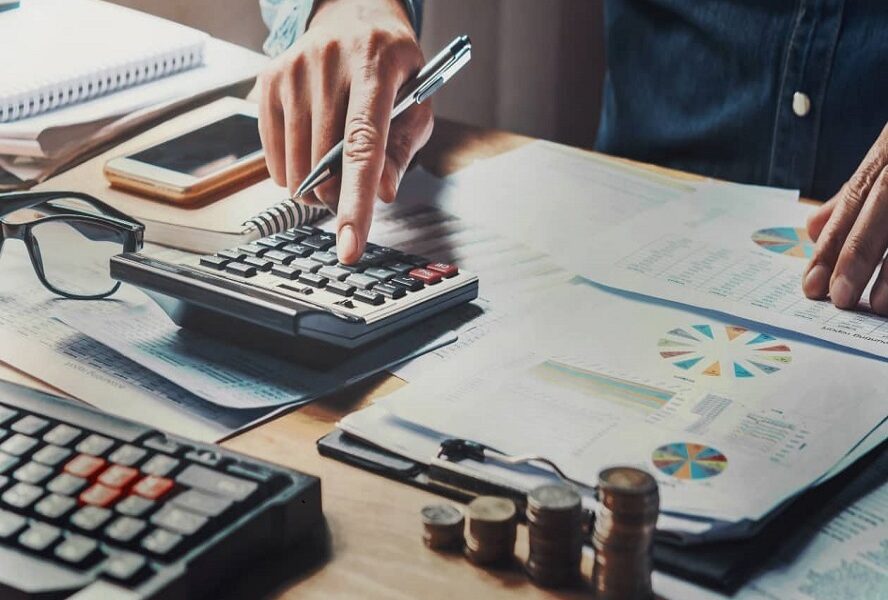 Luis Alberto Pérez González - Macroeconomía y microeconomía; Qué son y en qué se diferencian - FOTO