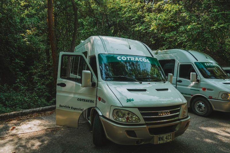 visitar el Parque Tayrona minivan
