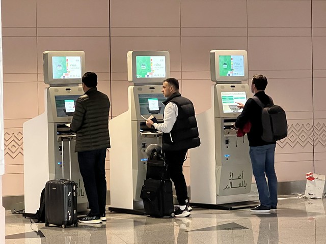 Máquinas donde obtener el visado a la llegada en el aeropuerto de Jeddah de Arabia Saudí