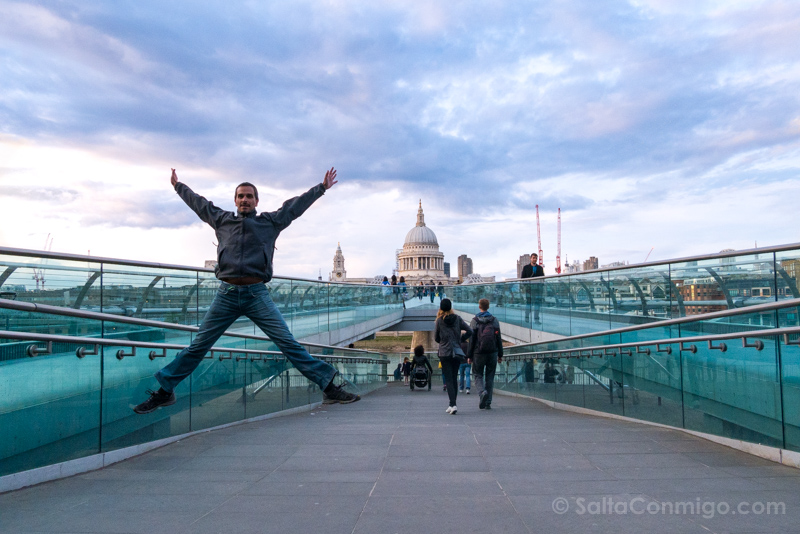 Londres Millennium Bridge Salto