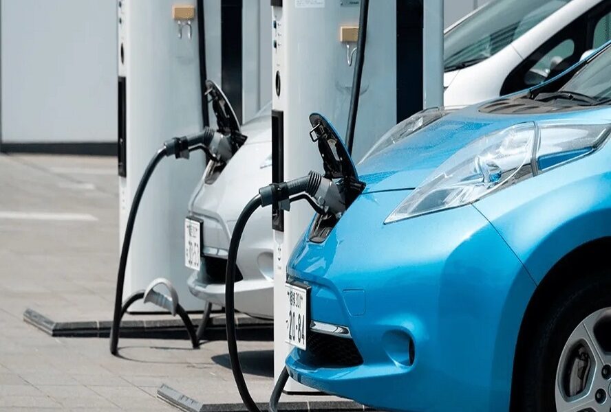 Fundación Yammine - Autos eléctricos ¡Ventajas y desventajas! - FOTO