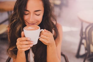 #INFUSIONES 🍵 | Disminuye el estrés e induce al sueño: la infusión de moda que amenaza con reemplazar al tradicional café con leche