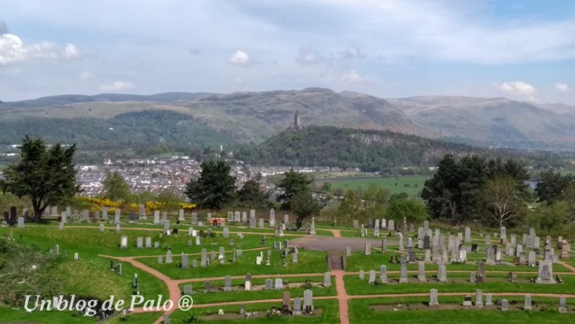 Al fondo la torre de William Wallace