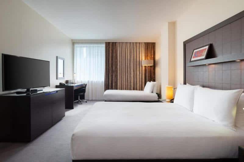 HILTON canary wharf