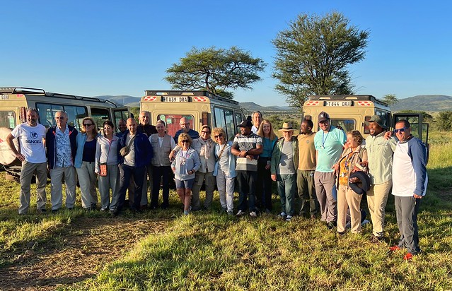 Grupo viajando a Tanzania