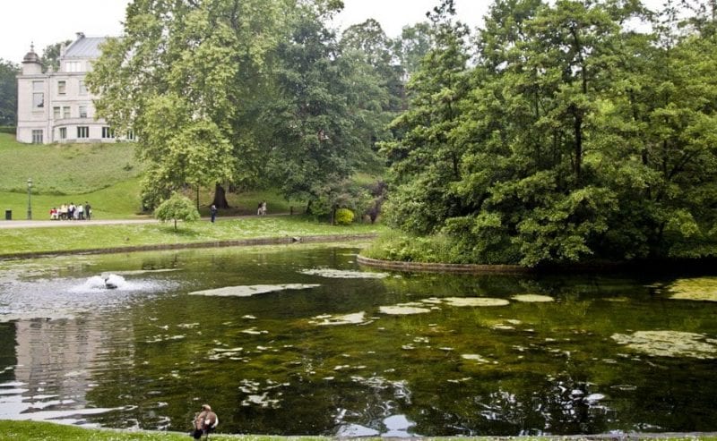 El parque Leopold, un oasis en el barrio Europeo → LA VIAJERA EMPEDERNIDA El parque Leopold, un oasis en el barrio Europeo