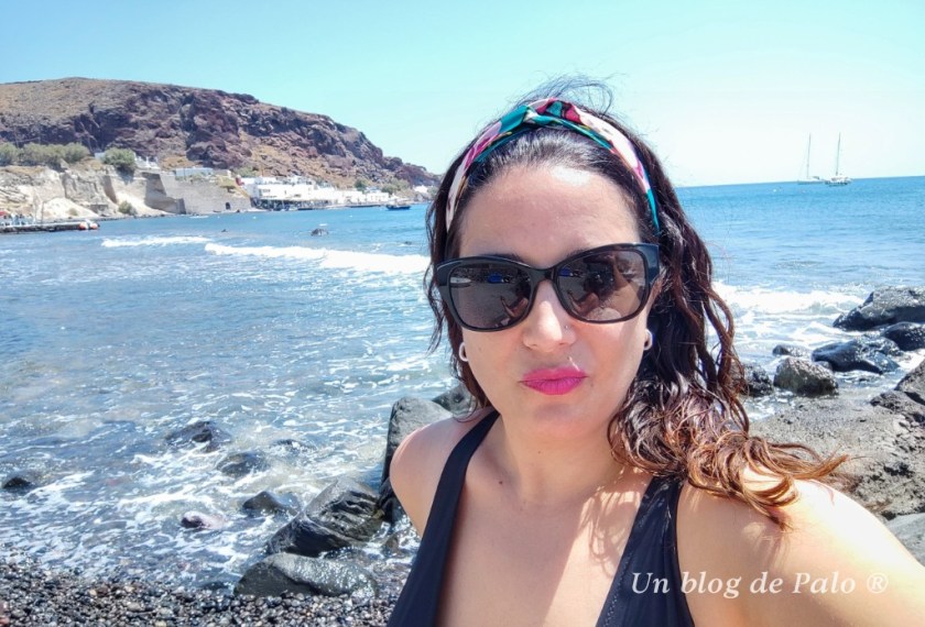 Palo en las playas de Santorini