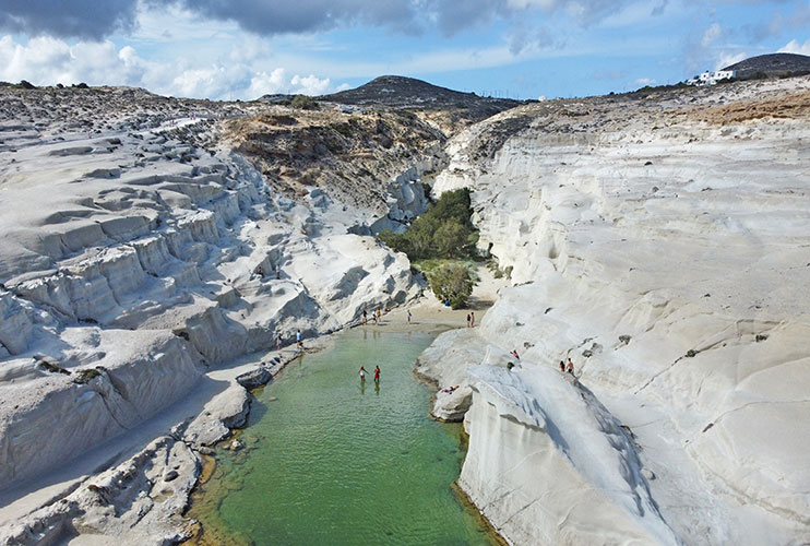 Playa Sarakiniko Milos