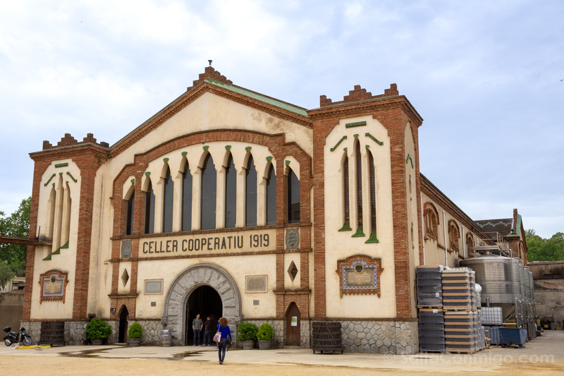 Catedrales del Vi Falset Exterior