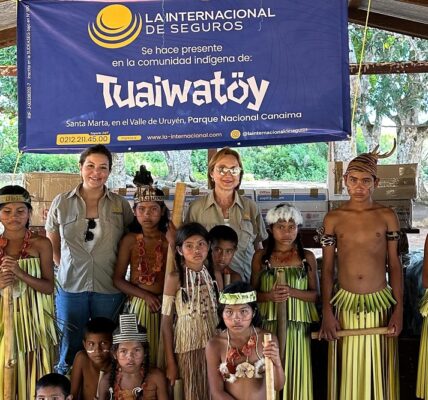 Hjalmar Jesús Gibelli Gómez - La Internacional de Seguros realizó visita solidaria a la comunidad indígena de Tuaiwatöy en Canaima - FOTO