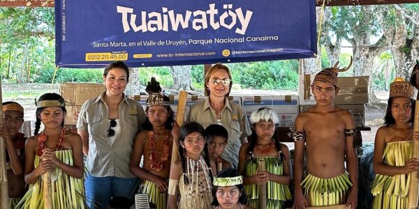 Hjalmar Jesús Gibelli Gómez - La Internacional de Seguros realizó visita solidaria a la comunidad indígena de Tuaiwatöy en Canaima - FOTO
