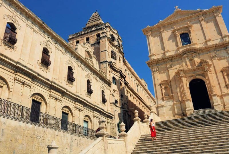 Convento e iglesia barrocos en Noto Sicilia