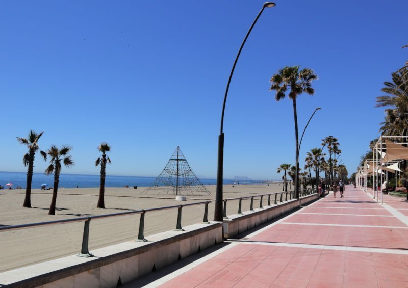 Paseo marítimo con vistas al Mediterráneo