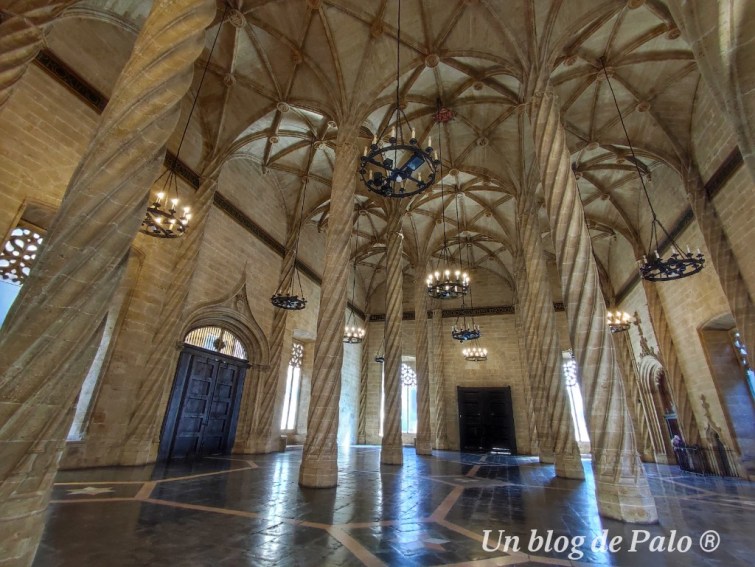 Visitar la Lonja de la Seda en Valencia