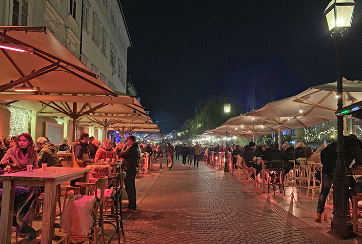 Mercado navideño de la Plaza Preseren