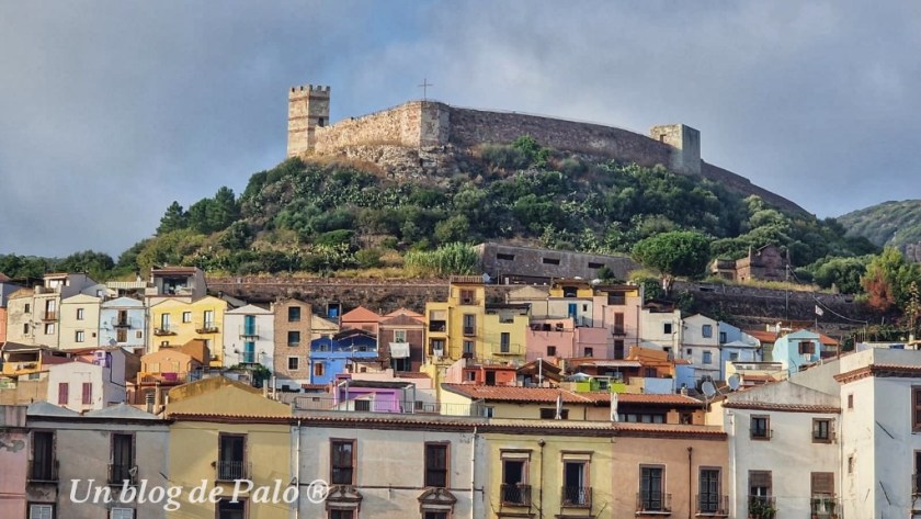 Castillo de Serravalle en Bosa