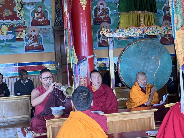 Monjes budistas en el monasterio Matho de Ladakh (India)