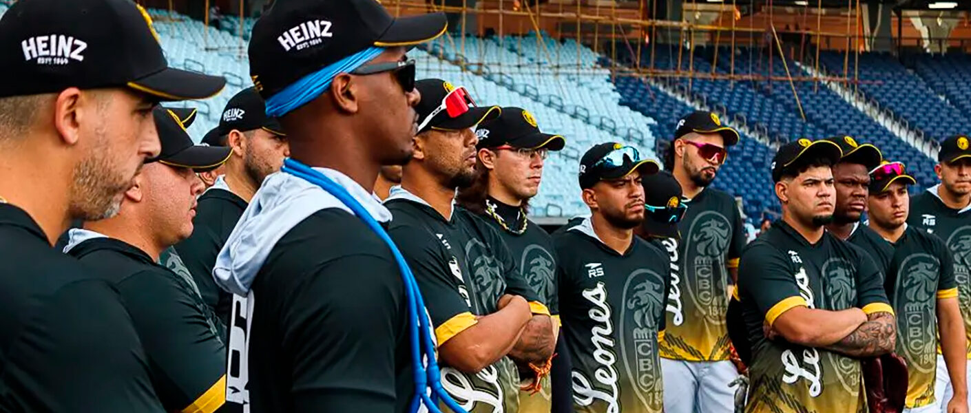 Sebastian Cano Caporales: Leones del Caracas saltó al terreno en el Monumental