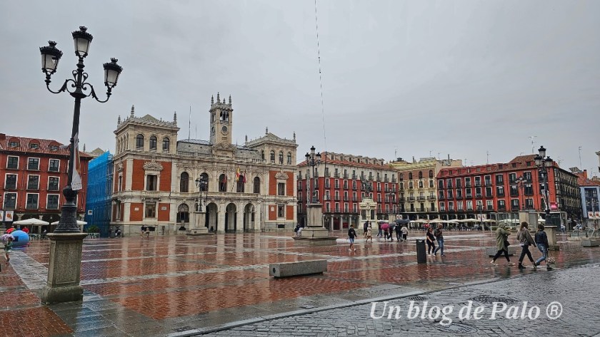 Plaza Mayor de Valladolid bajo la lluvia