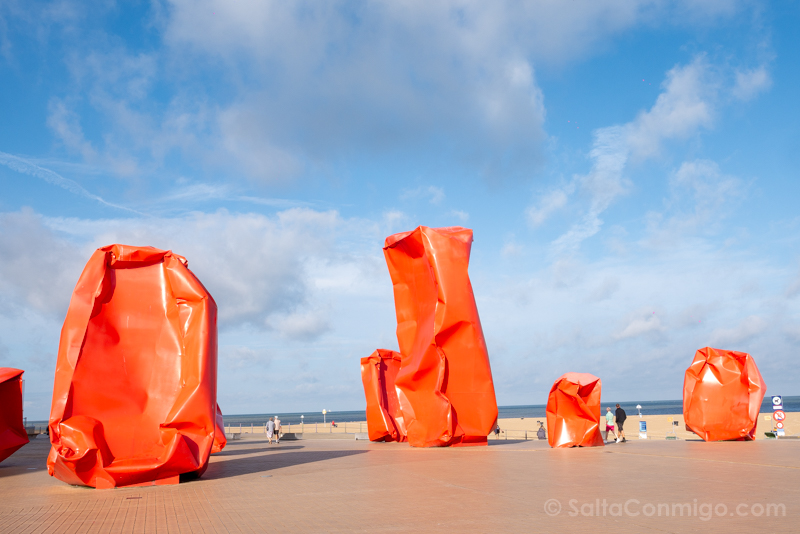 Ostende Paseo Maritimo Alberto Rock Strangers