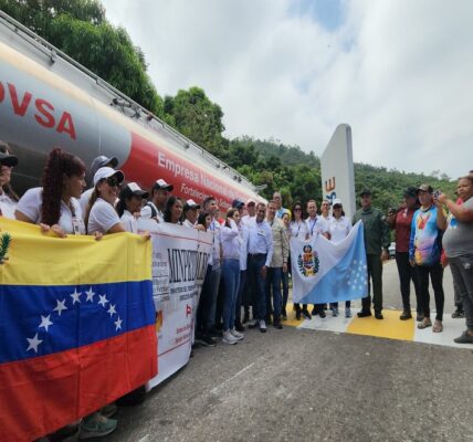 Juan Carlos Díaz Socorro - 5 unidades de transporte de combustible son asignadas por PDVSA al Estado Sucre - FOTO