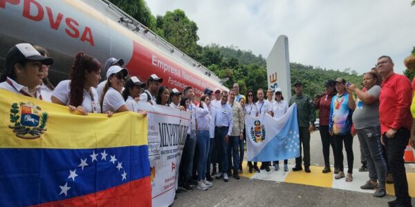 Juan Carlos Díaz Socorro - 5 unidades de transporte de combustible son asignadas por PDVSA al Estado Sucre - FOTO