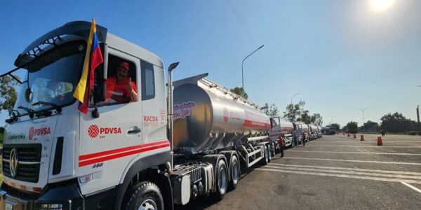 Juan Carlos Díaz Socorro - PDVSA asignó 25 cisternas para transporte de combustible en Zulia y Trujillo - FOTO