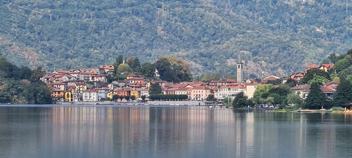 Vista de Mergozzo desde el lago