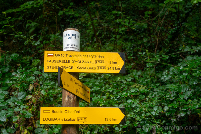 Pasarela Holzarte Carteles