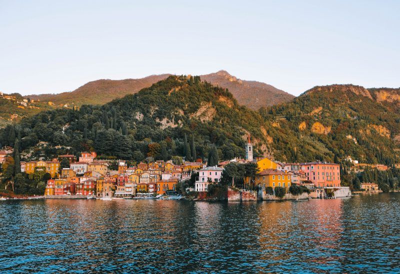 ir al lago como desde Milán